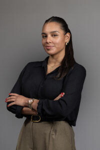 CATALINA ARELLANO FONDO GRIS copia